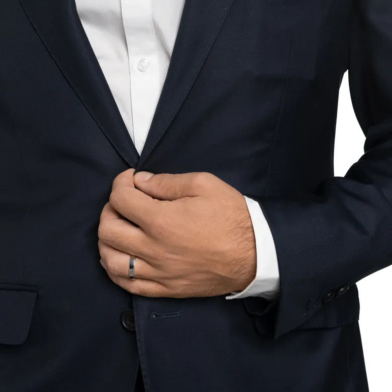 EfvaAttling-irregular-ring