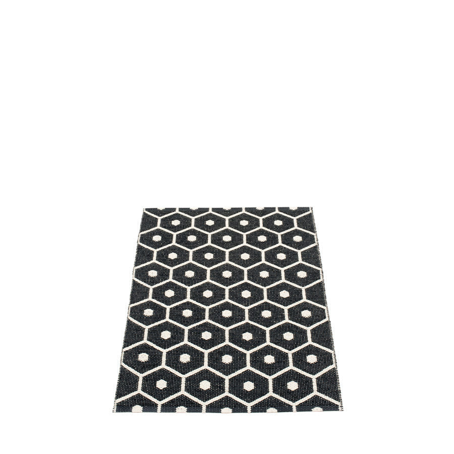 Pappelina-honey-rug-black70x60