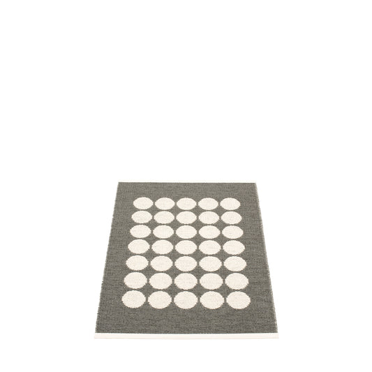 Pappelina-fia-rug-charcoal