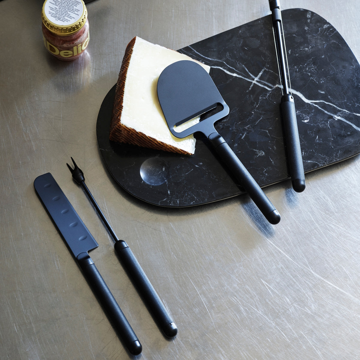 Pebble Cheese Knife black