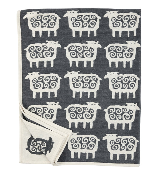 Klippan-black-sheep-blanket