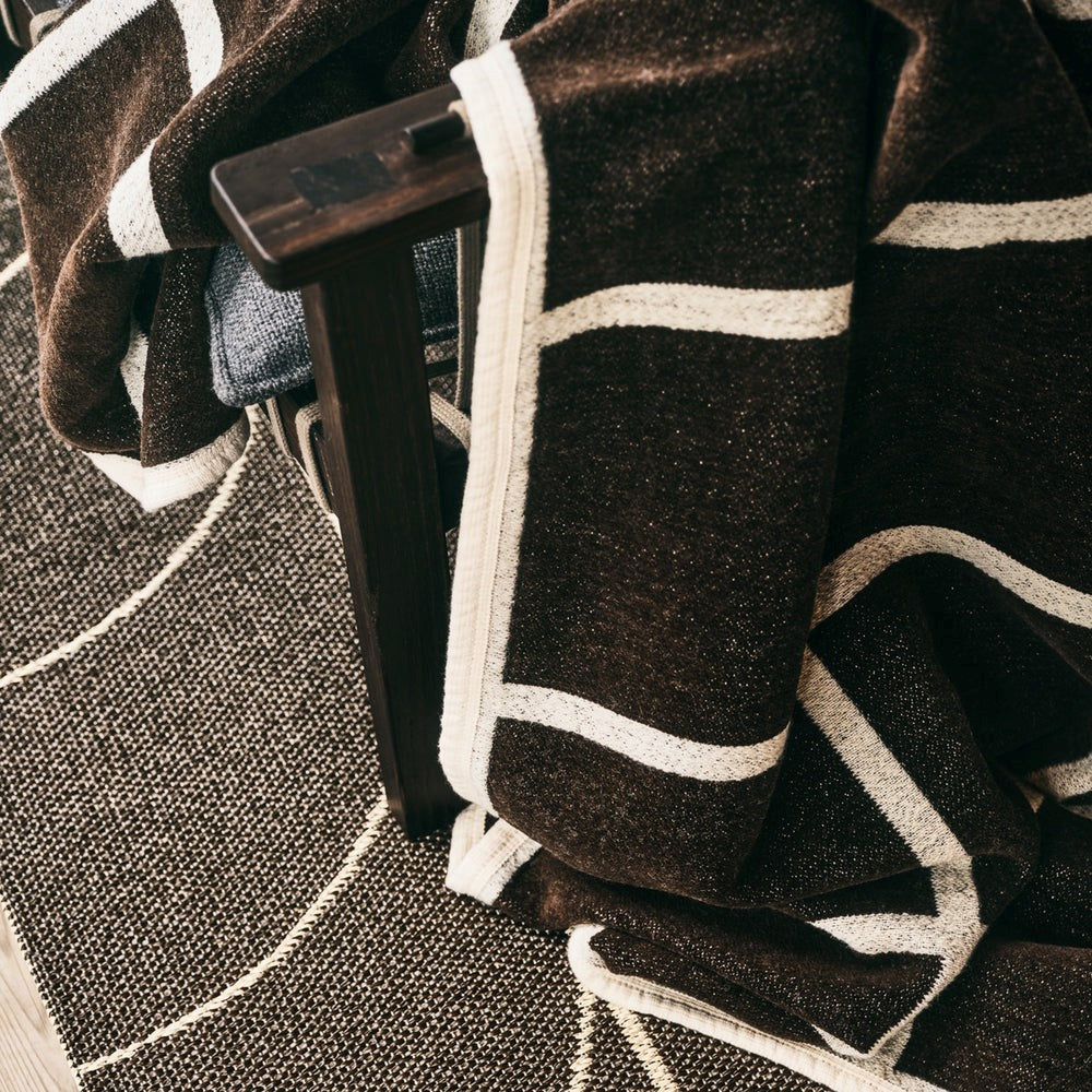 Pappelina Blanket Criss Dark Brown