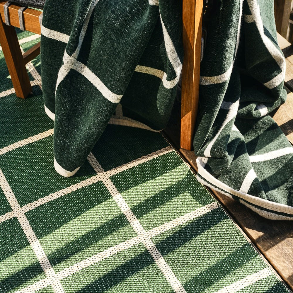 Pappelina Blanket Criss Leaf