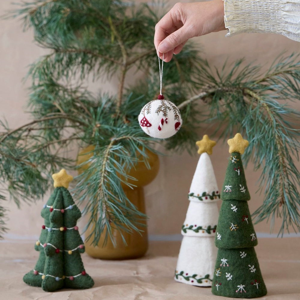 Gry & Sif Christmas Tree with Garland Small Decoration