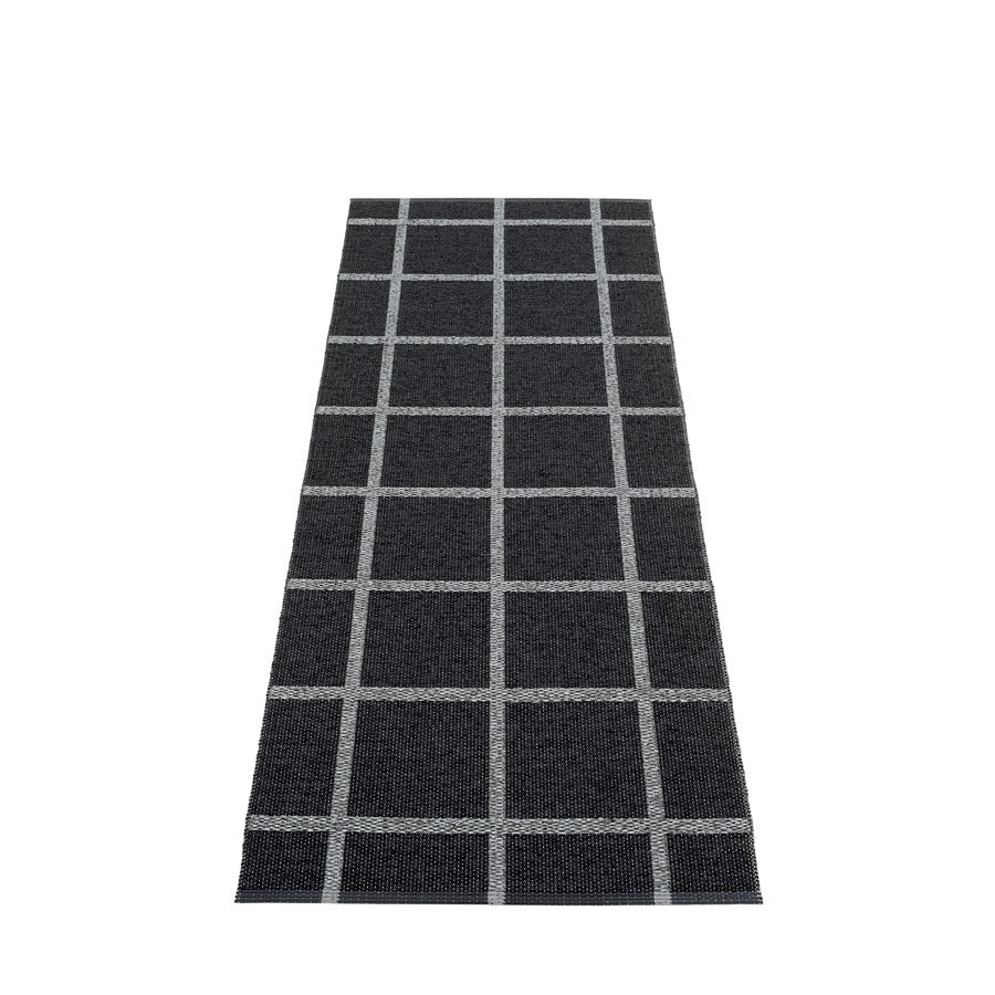 Pappelina-ada-rug-black70x375