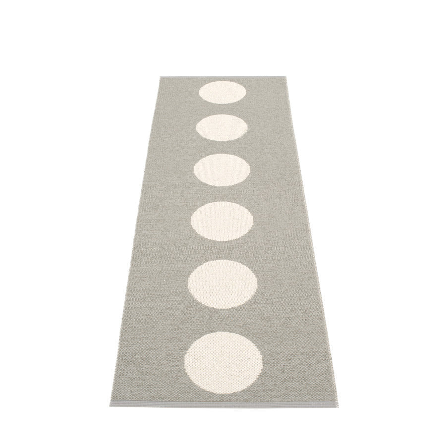 Pappelina-vera-rug-warm-grey70x225