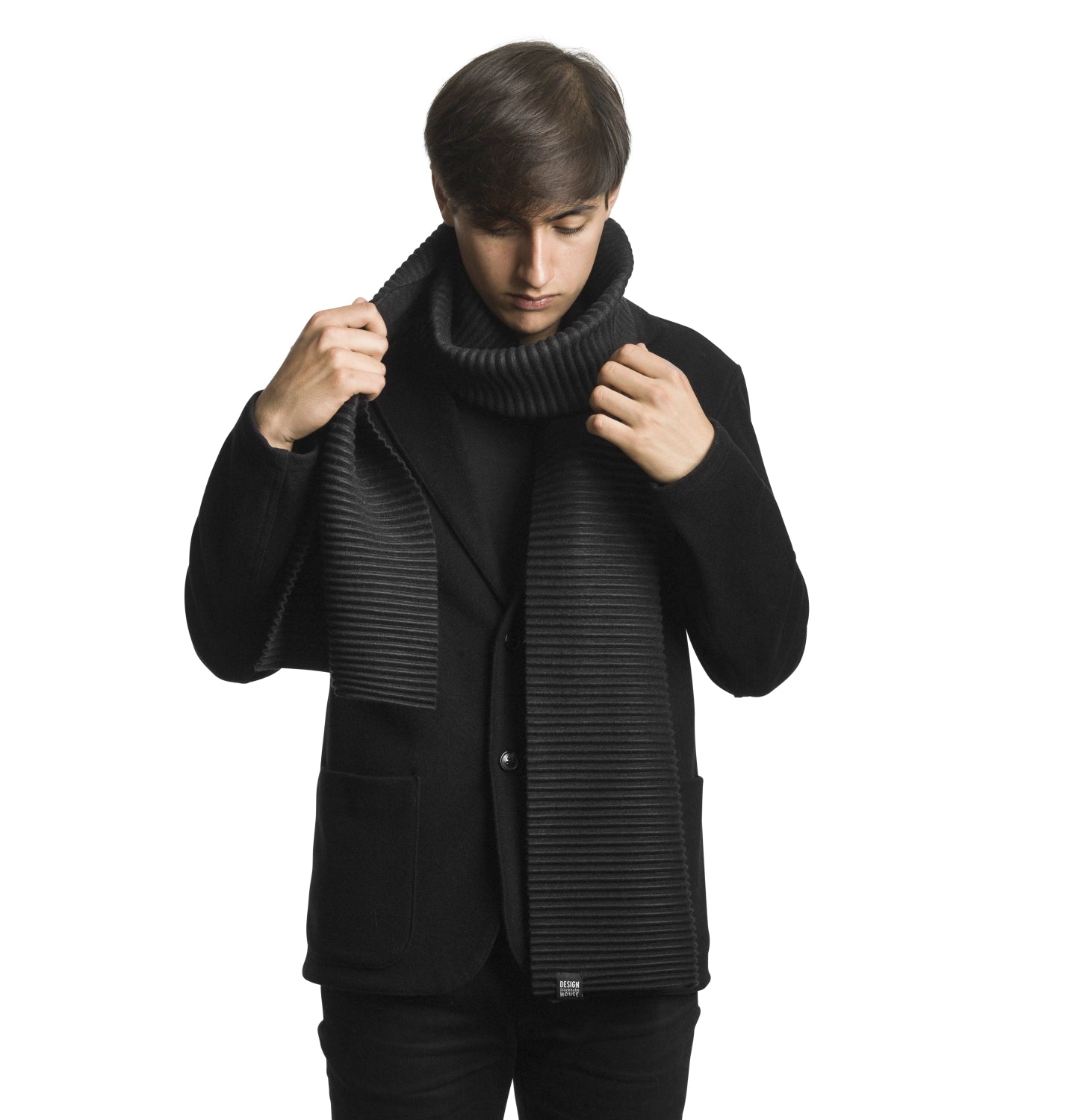DesignHouseStockholm-pleece-scarf-35x200Black