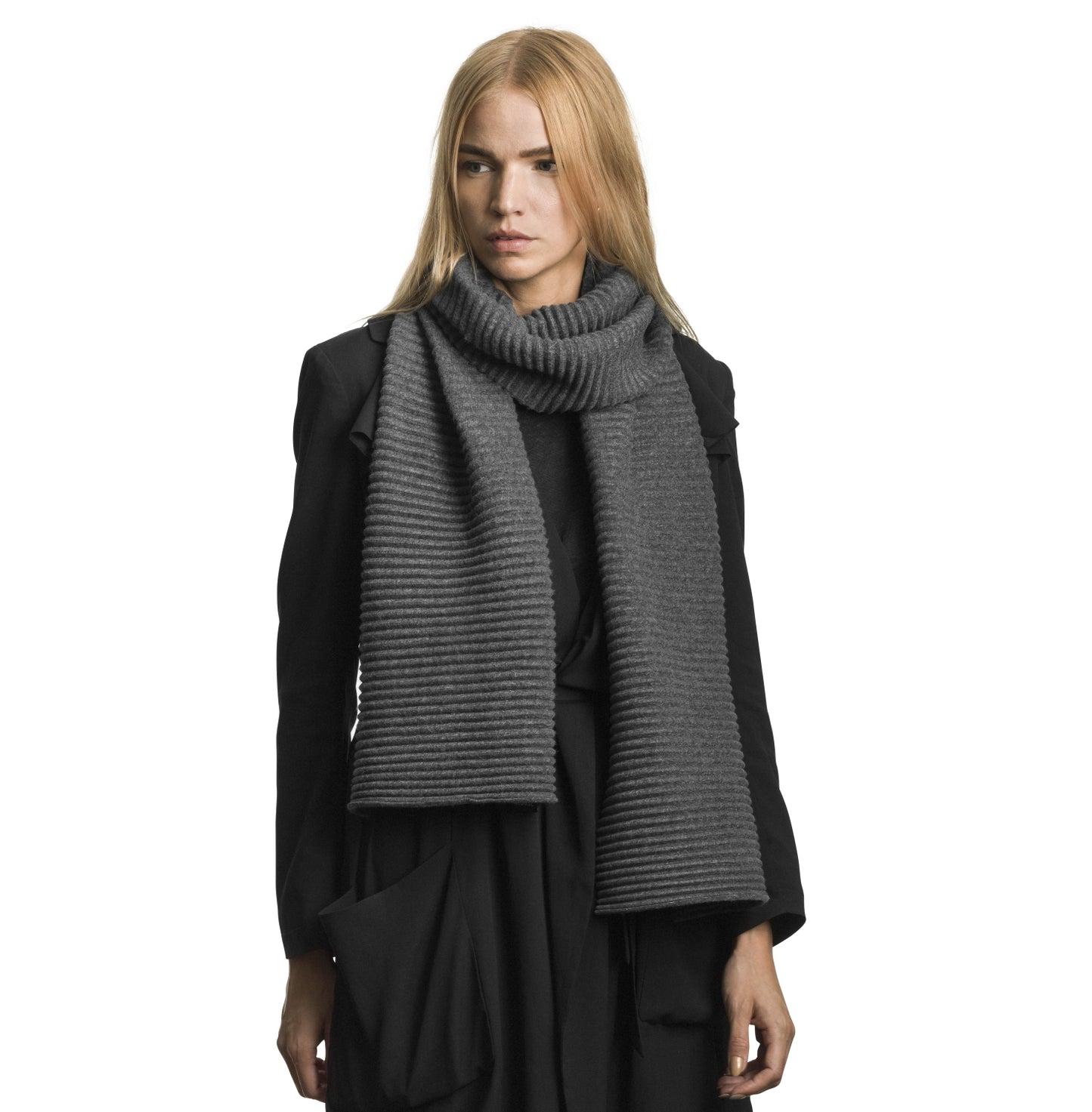 DesignHouseStockholm-pleece-scarf-35x200Bordeaux