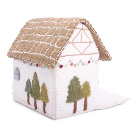 Gry&Sif-xmas-felt-house-with-garland-decoration