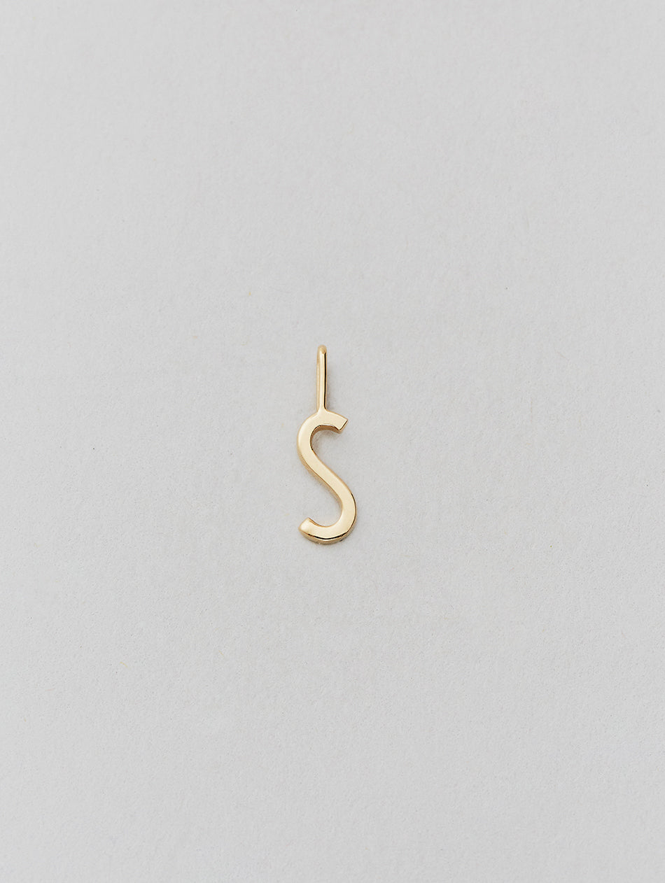 Charm Gold 10mm A-Z