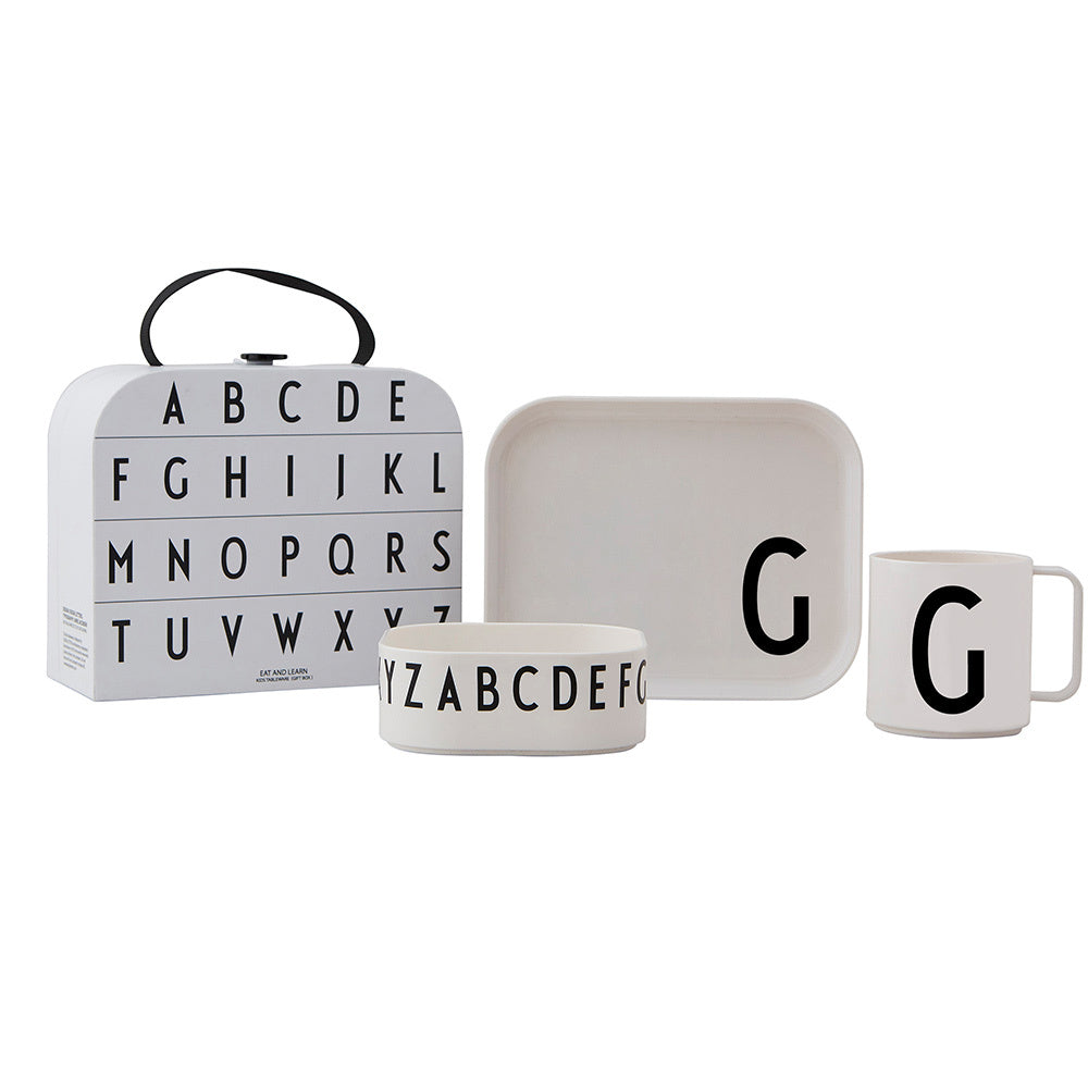 DesignLetters-classic-tableware-in-suitcaseV