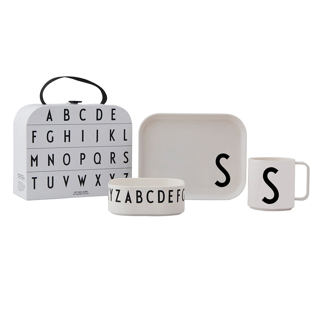 DesignLetters-classic-tableware-in-suitcase