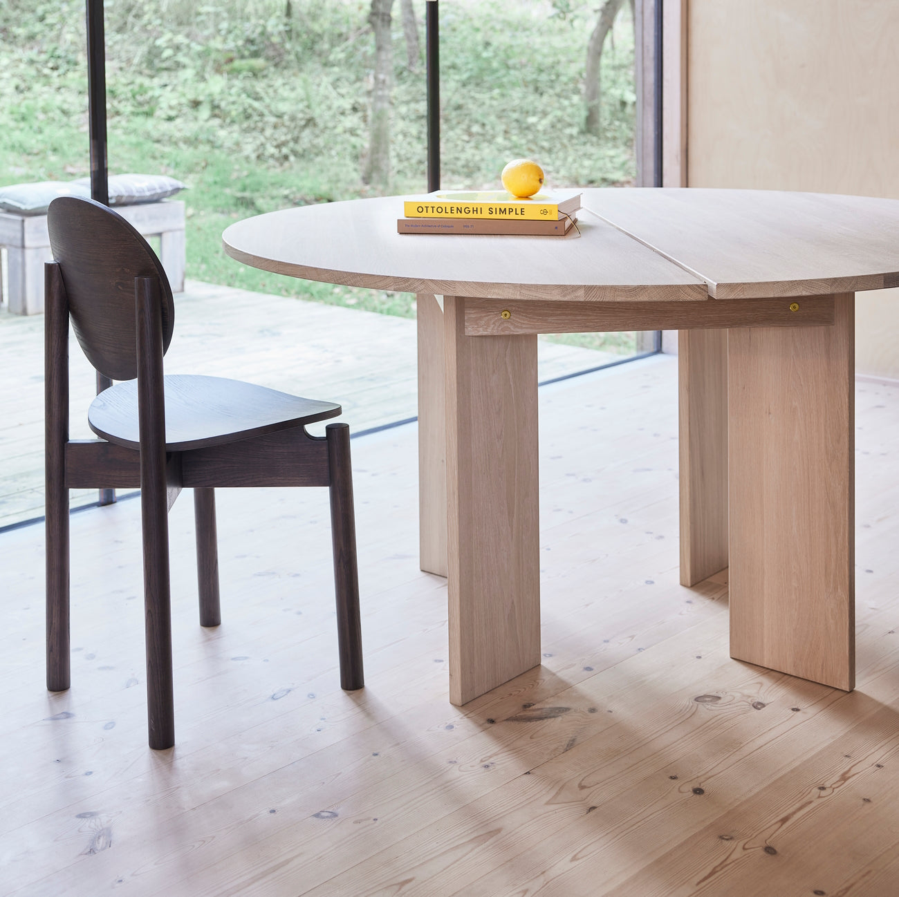OYOY-oy-dining-chair-dark