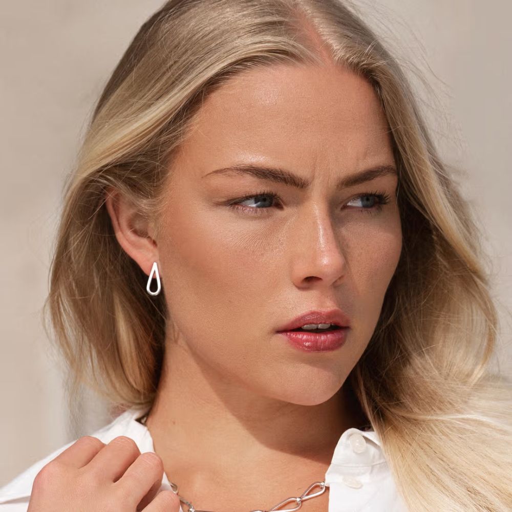 EfvaAttlingHookedOnAFeelingEarrings_lifestyle_1