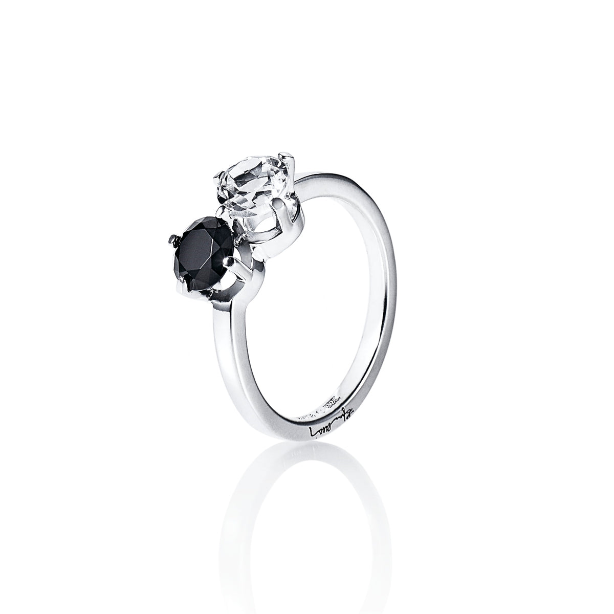 EfvaAttling-the-storm-i-ring
