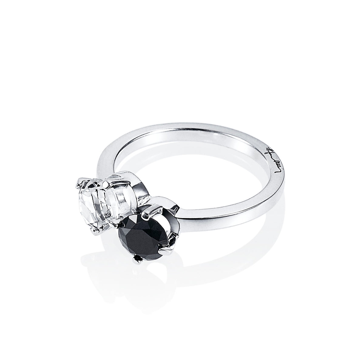 EfvaAttling-the-storm-i-ring