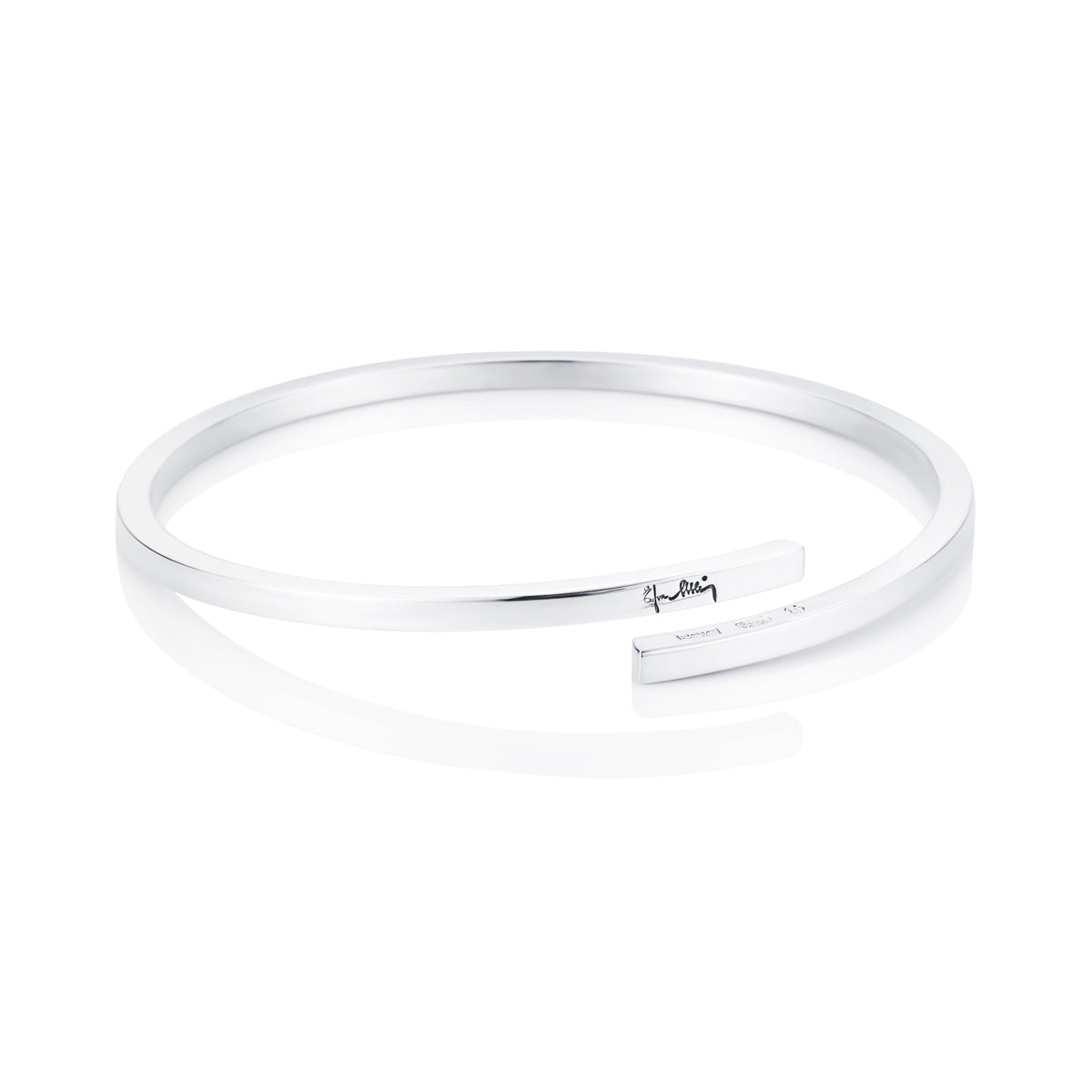 EfvaAttling-twist-around-cuff