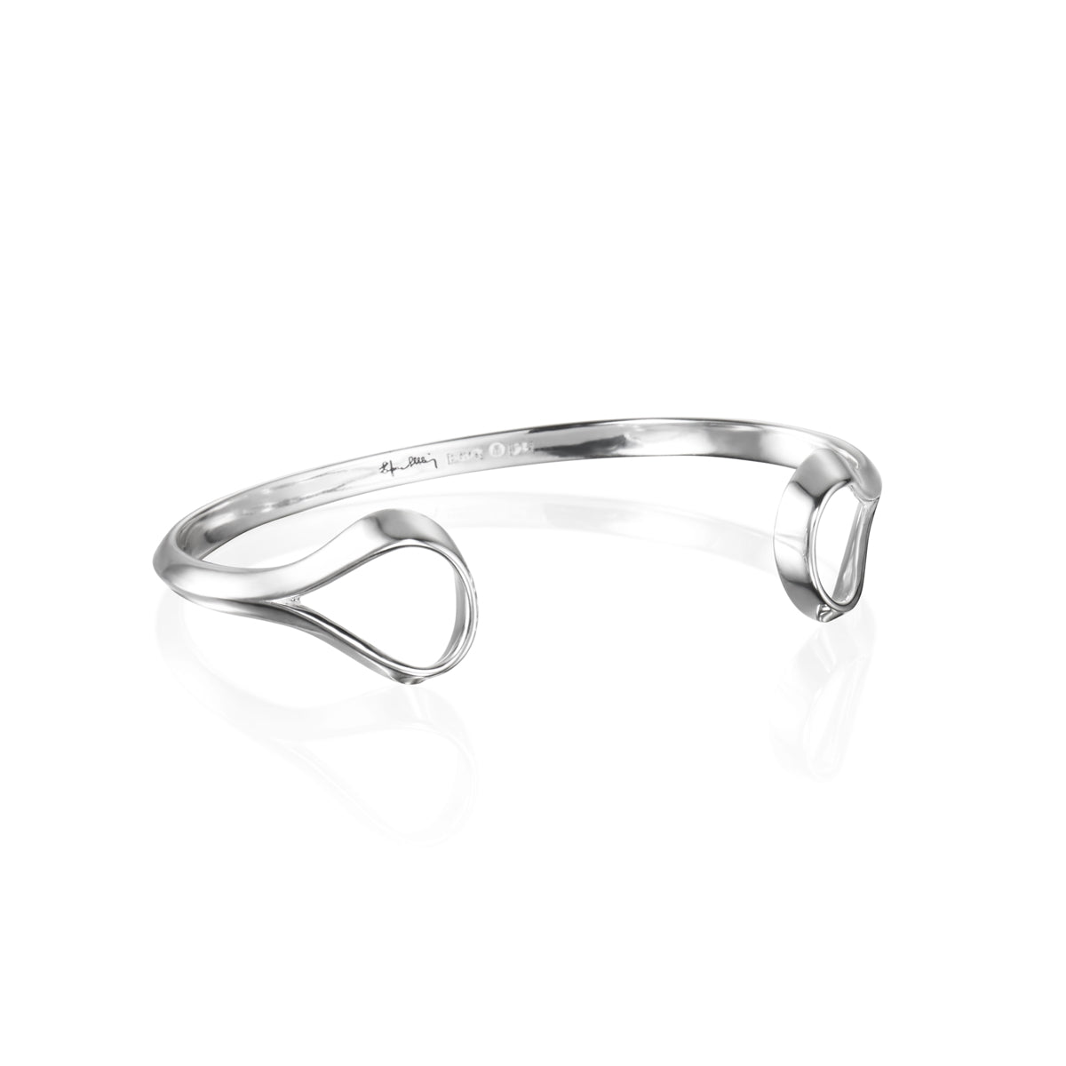 EfvaAttling-folded-cuff