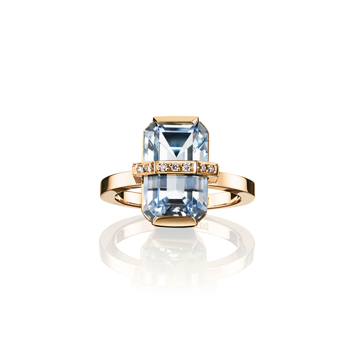 EfvaAttling-little-bend-over-ring-aquamarine-17-26