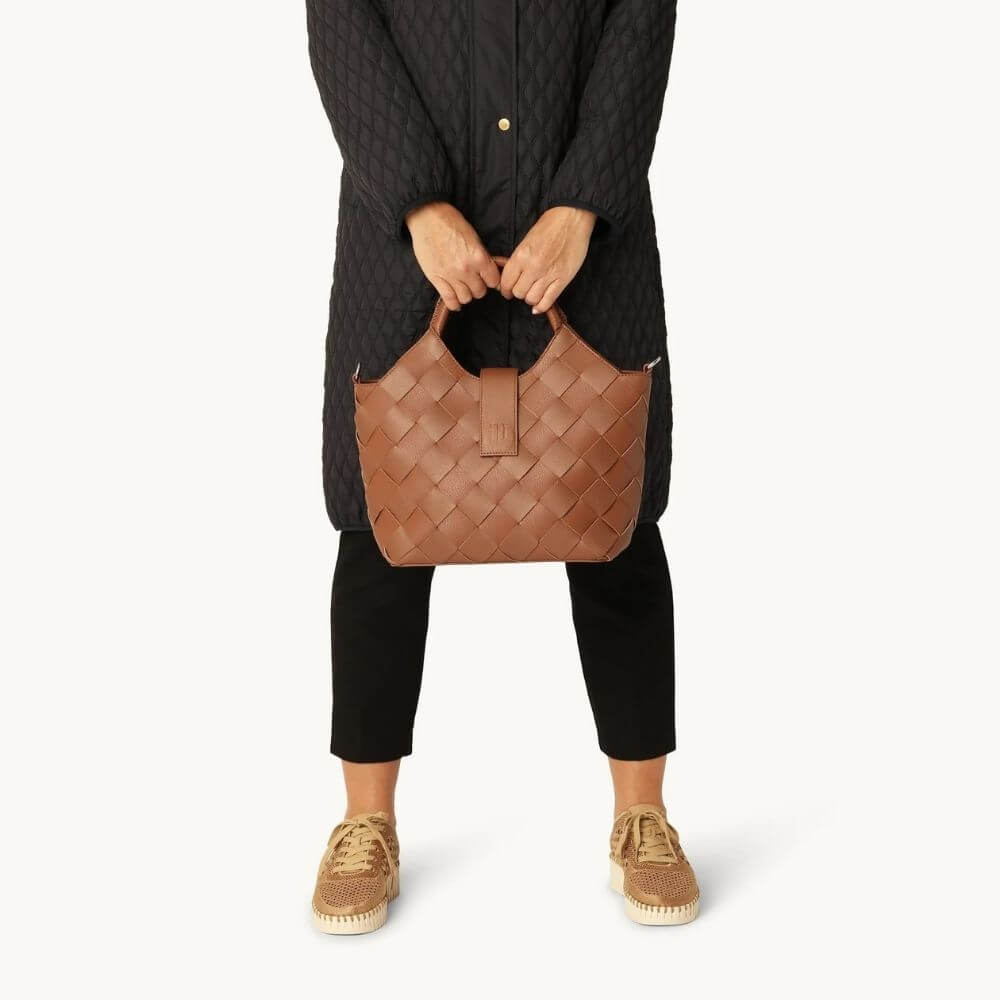 IlseJacobsenBraidedHandbagCognac-Lifestyle_1