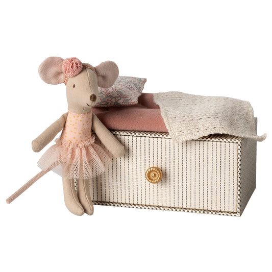 maileg-dance-mouse-in-daybed-little-sister
