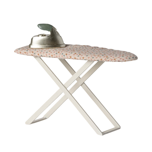 maileg-iron-and-ironing-board-mouse