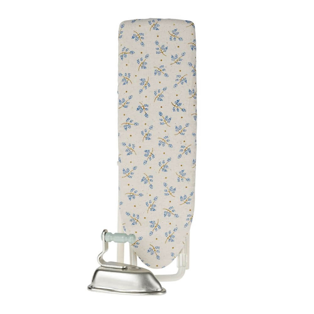 Maileg_Iron_And_Ironing_Board_1