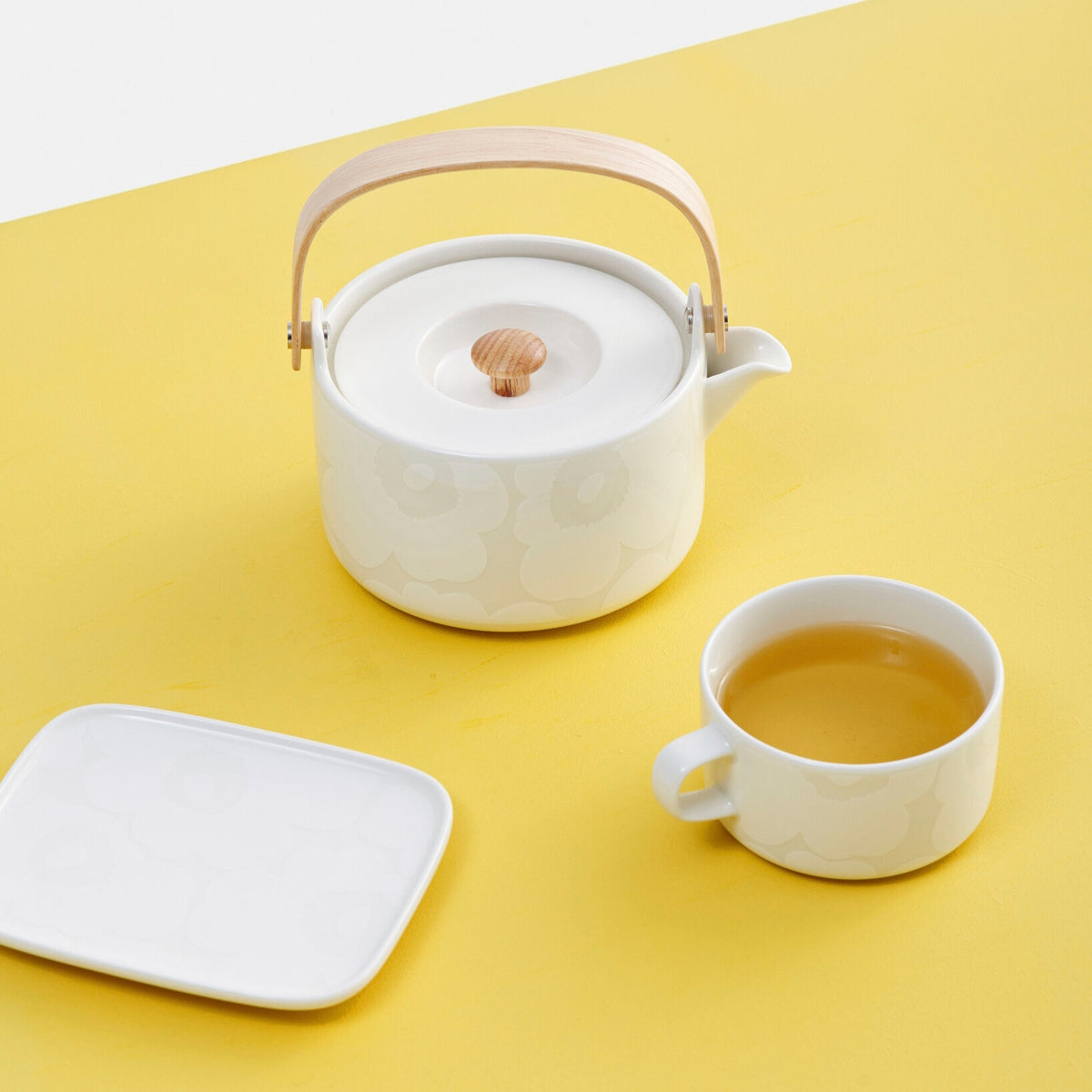 Marimekko-unikko-teapot-7dl-white