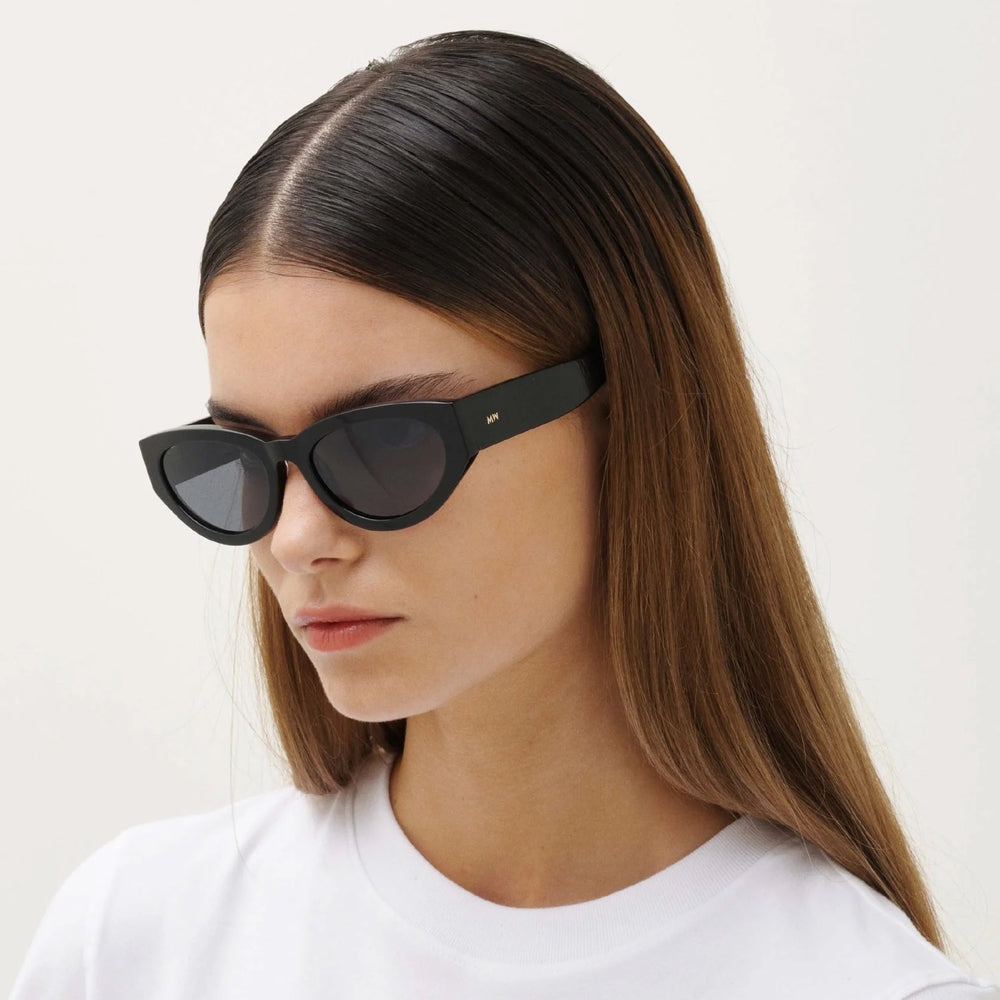 Messy Weekend Audrey Sunglasses – Black-Grey Cat-Eye Statement