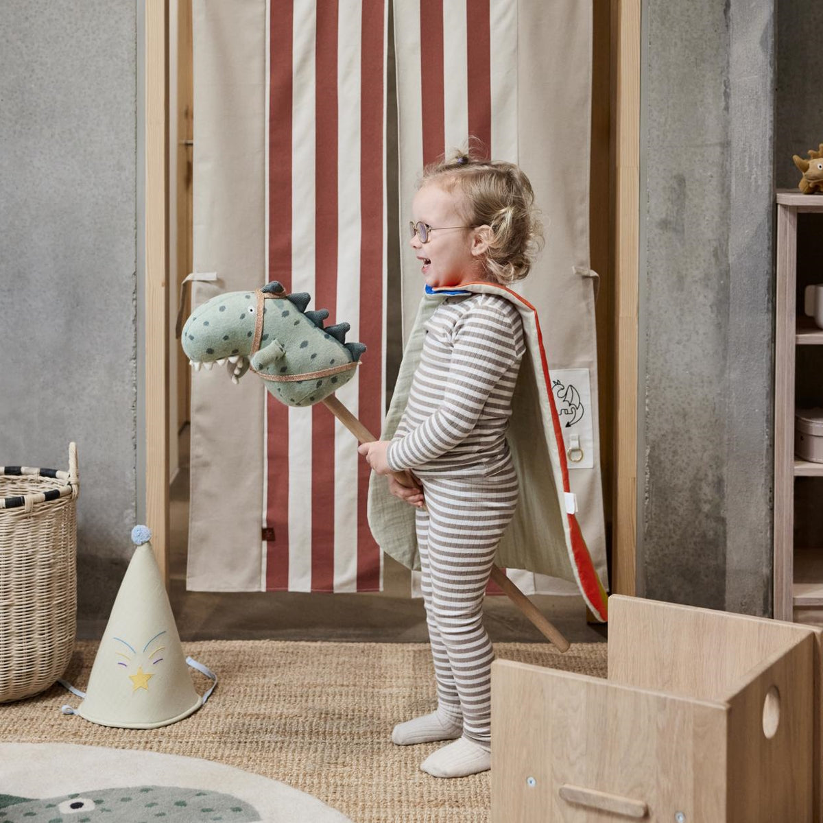oyoy-theo-dinosaur-hobby-horse