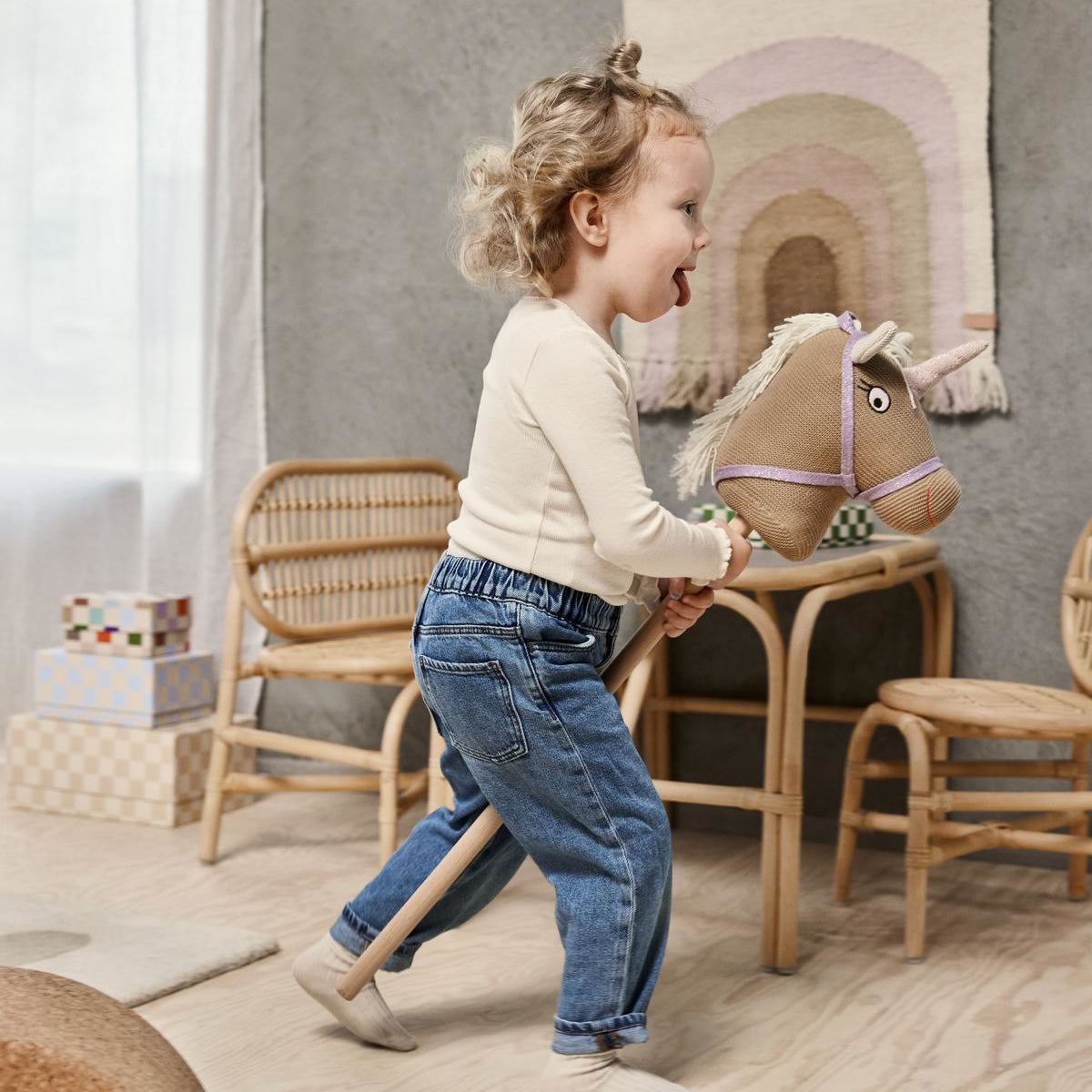 oyoy-ummi-unicorn-hobby-horse