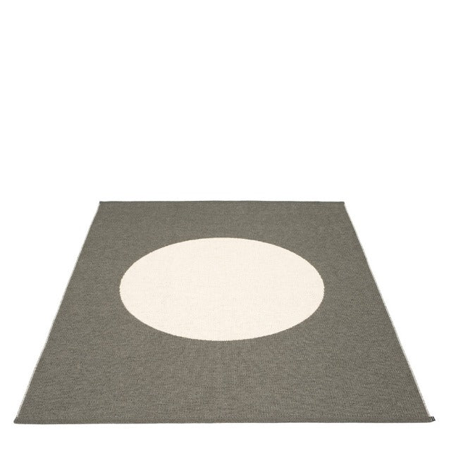 Pappelina-vera-rug-charcoal