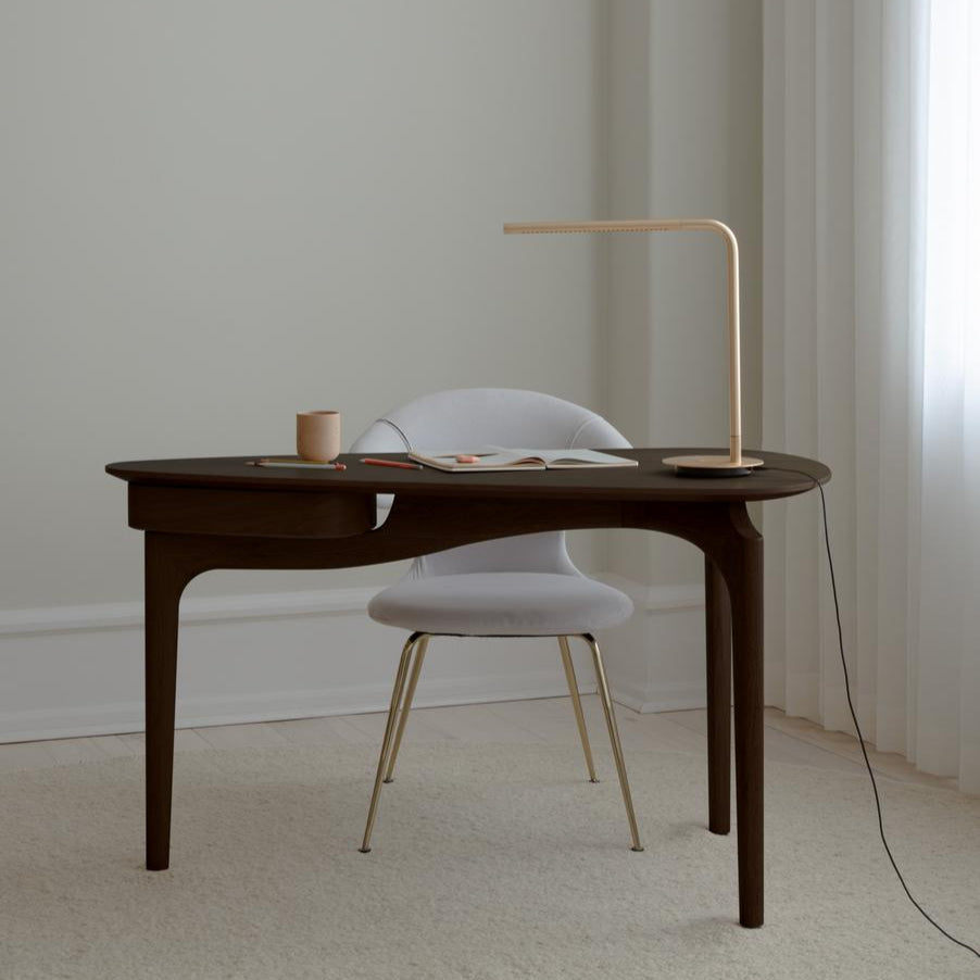 UMAGE_lifestyle_Duende_dark_oak_Omni_table_lamp_plated_brass_1