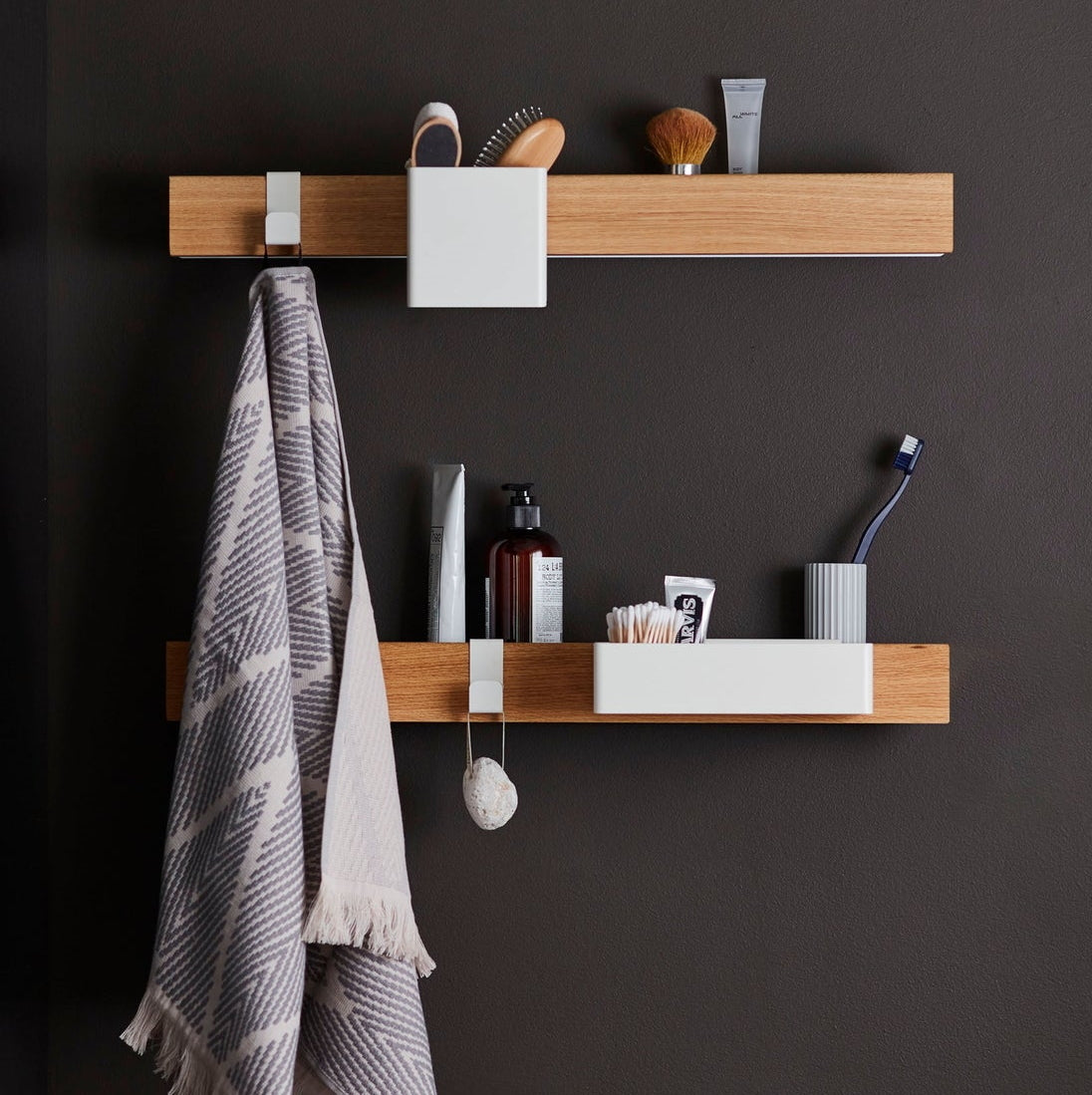 Gejst-flex-magnetic-shelf-60-oak-black