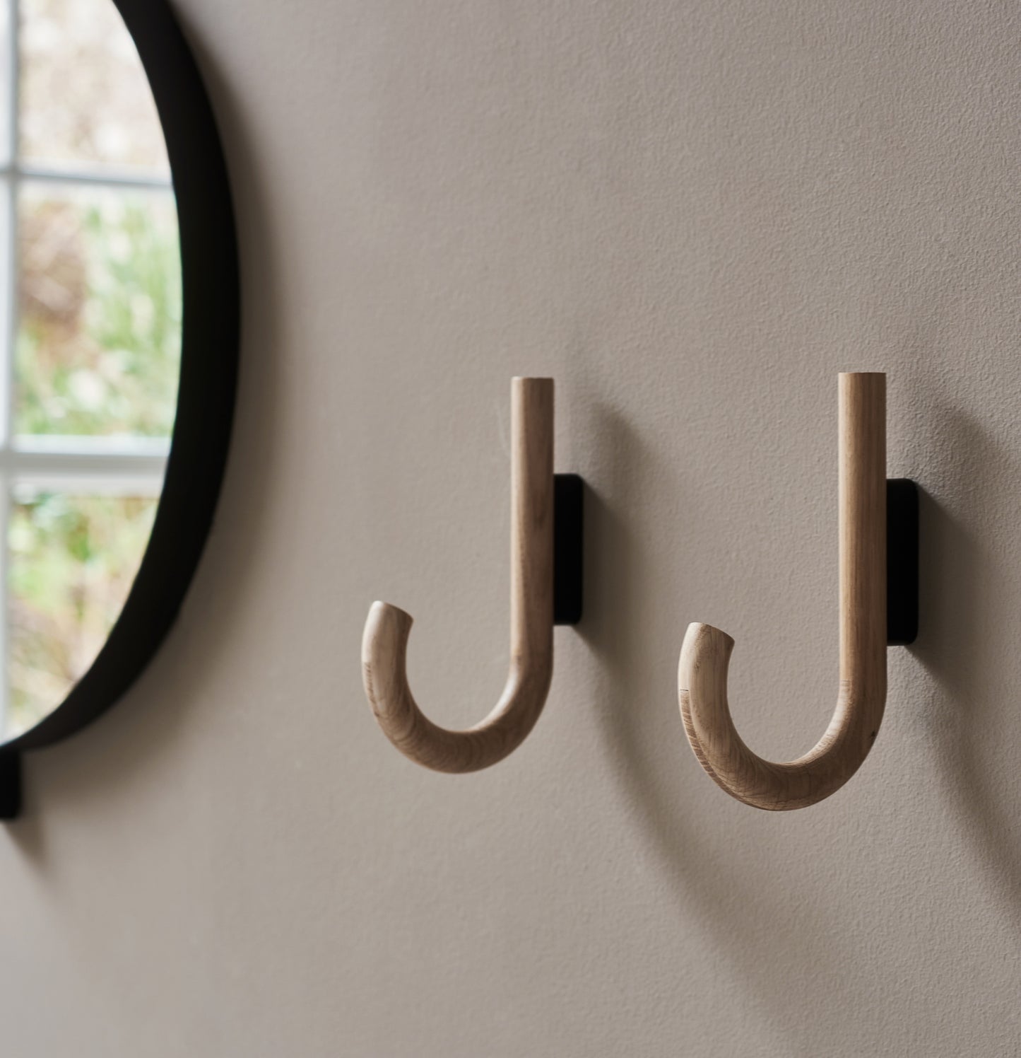 Gejst-hook-hanger-oak-black