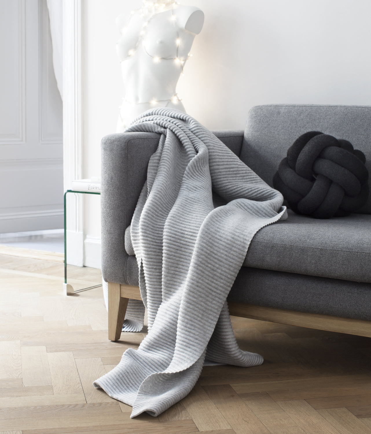 DesignHouseStockholm-pleece-throw-140x170Black