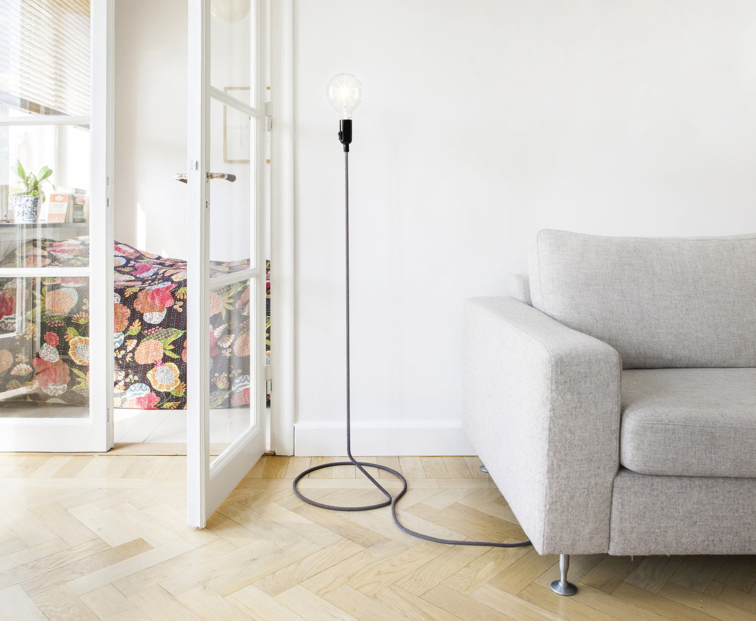 DesignHouseStockholm-cord-lamp-black-white