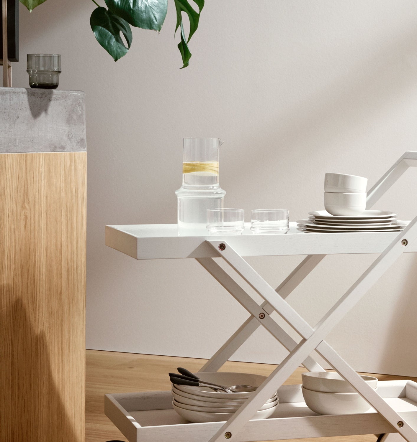 DesignHouseStockholm-unda-carafe-clear-1-2l