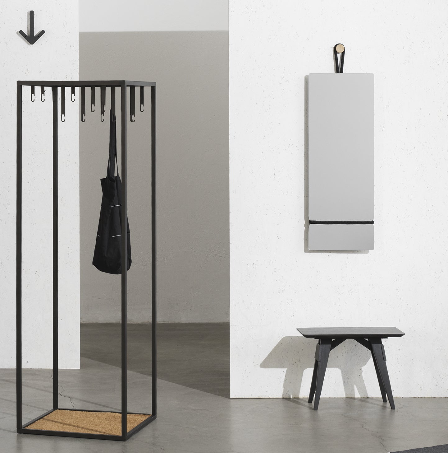 DesignHouseStockholm-lasso-mirror-tall