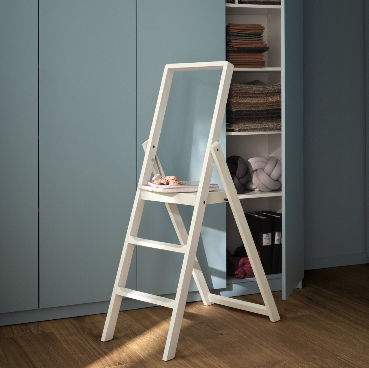 DesignHouseStockholm-step-ladder-white