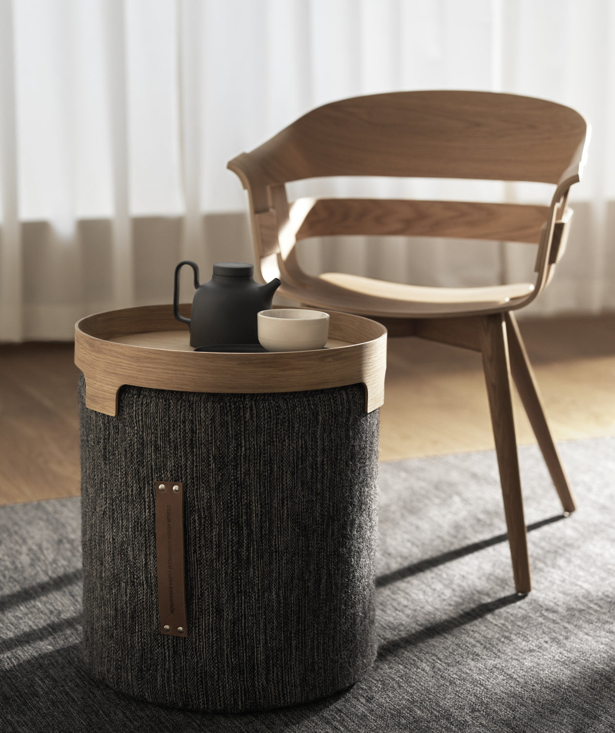 DesignHouseStockholm-bridge-tray-oak