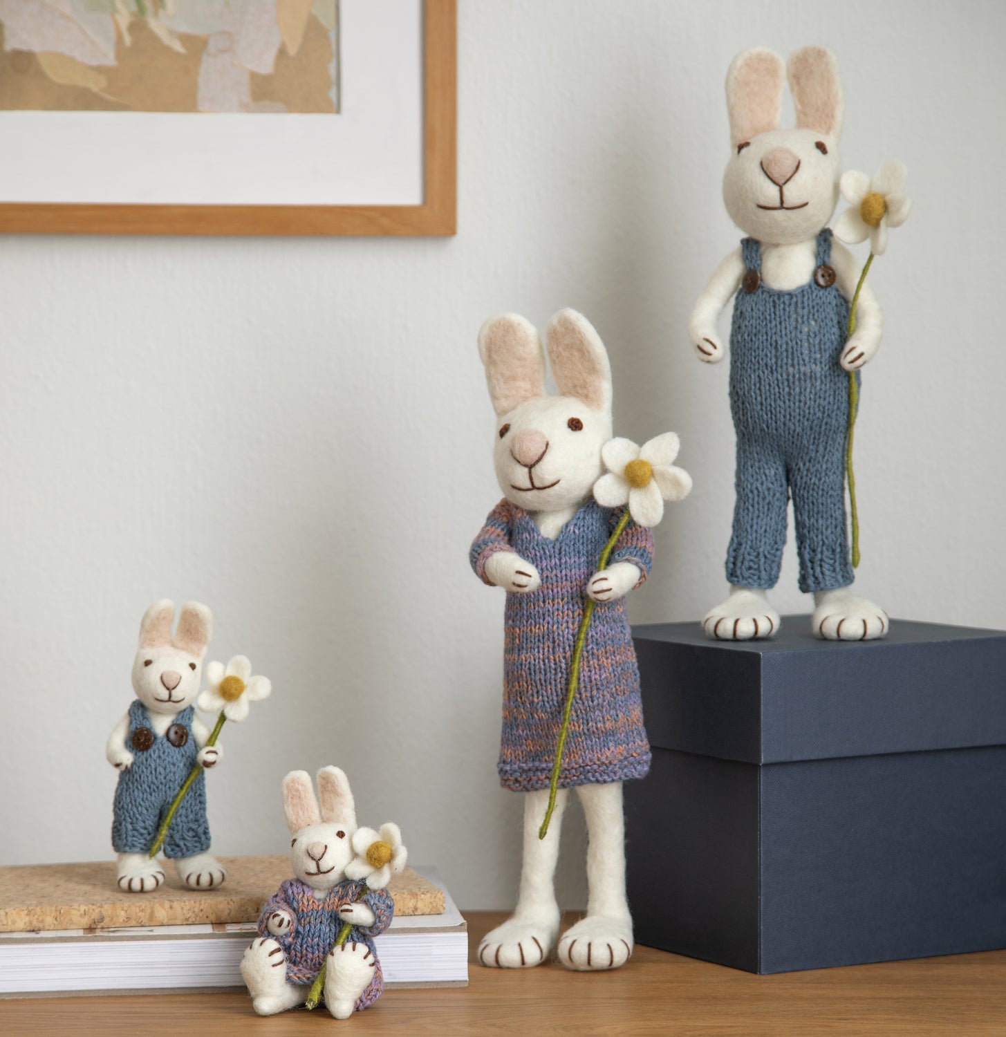 Gry&Sif-bunny-big-white-blue-pants-daisy