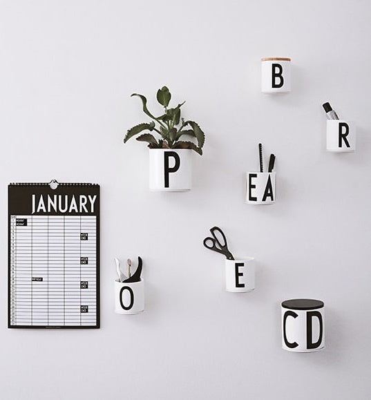 DesignLetters-cup-up-wall-mount-black