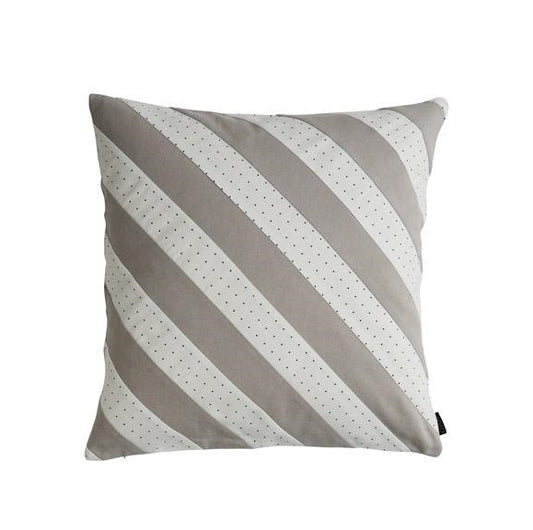 OYOY-dotti-cushion