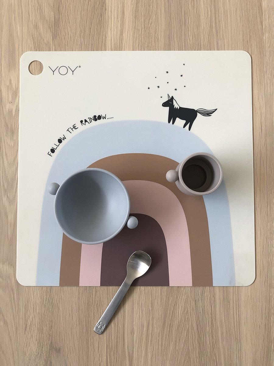 OYOY-placemat-follow-the-rainbow