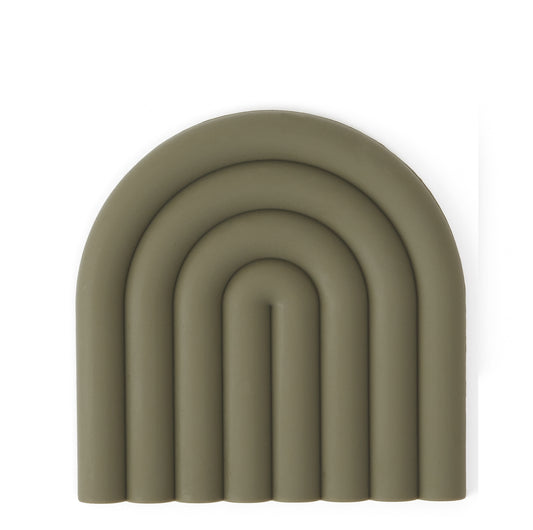 OYOY-rainbow-trivet-olive