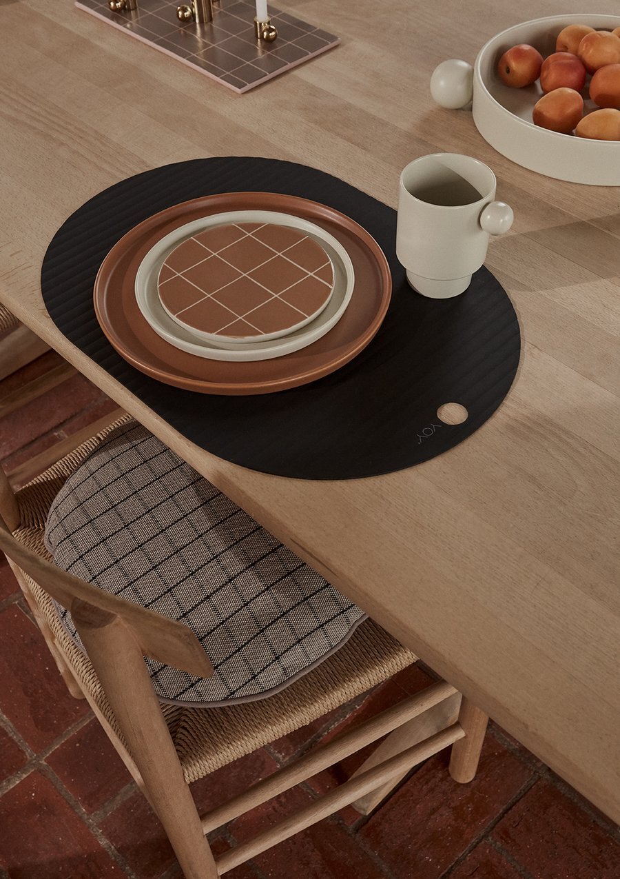 OYOY-ribbo-placemat-2pk-black