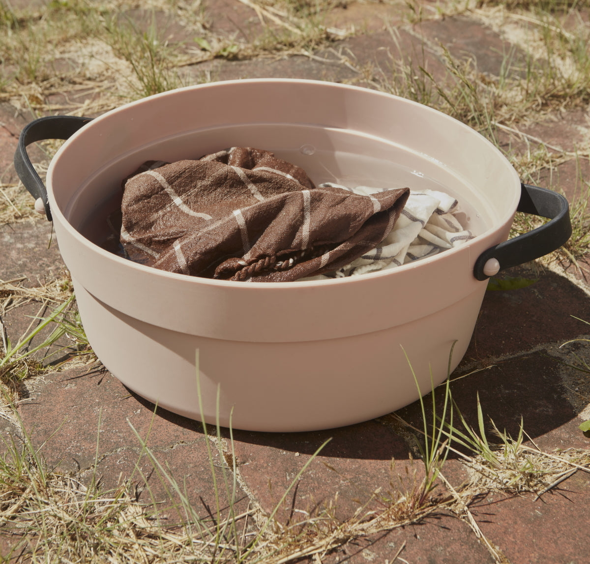 OYOY-mio-wash-tub-black
