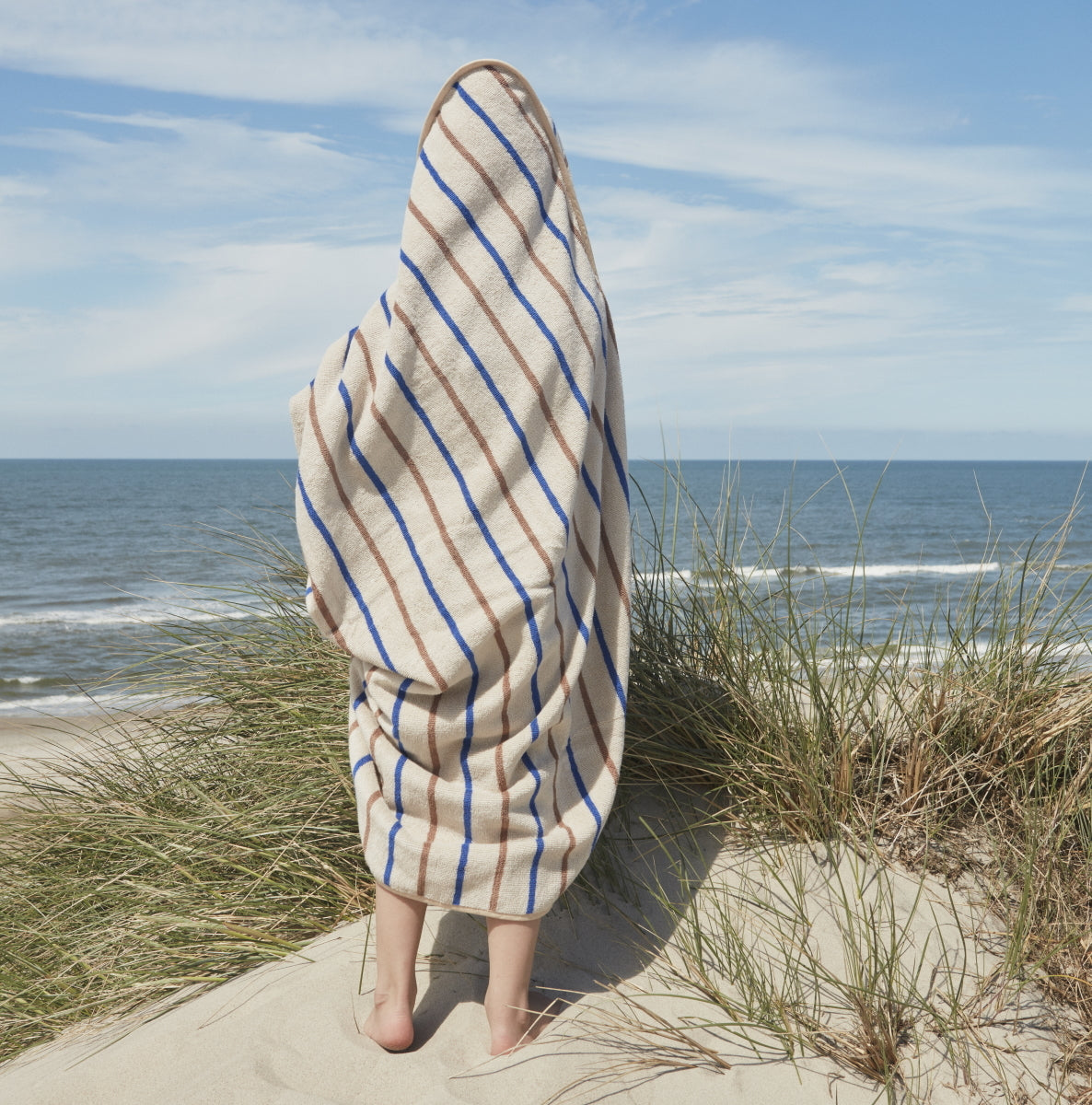 OYOY-raita-hooded-towel-cloud-caramel