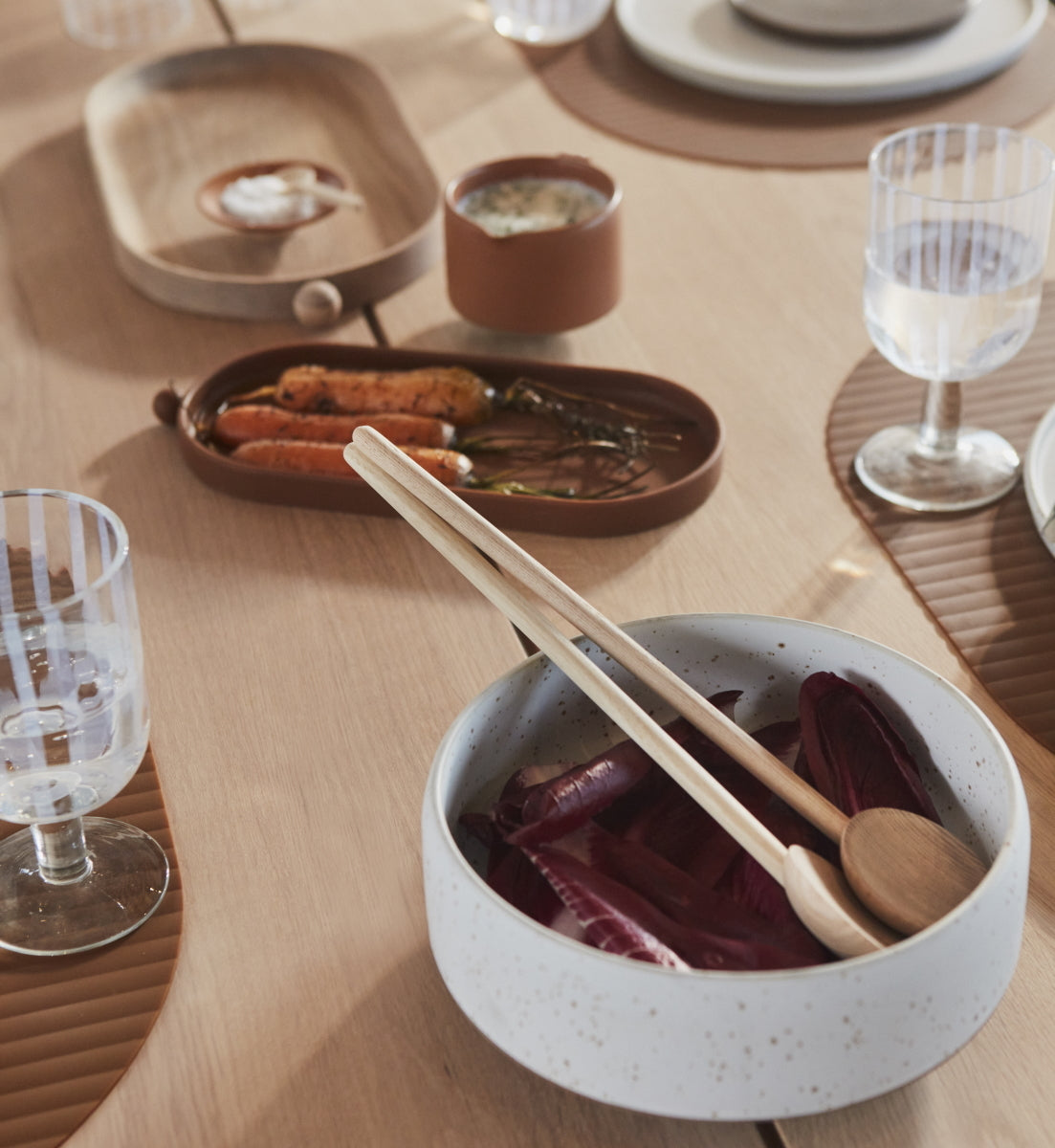 OYOY-inka-wood-tray-dark
